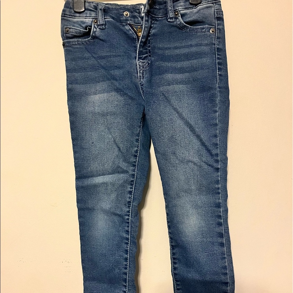 Skinnny fit. Blue jeans.